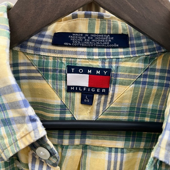 Tommy Hilfiger Men Button Down Plaid Shirt | Large - Picture 4 of 8